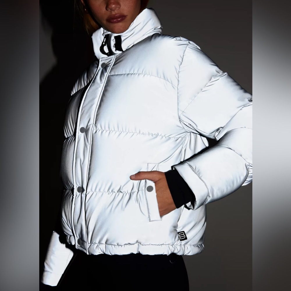 Aritzia Super puff shorty in hi-vis reflective